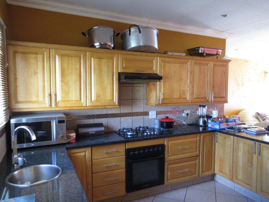 3 Bedroom Property for Sale in Cultura Park Gauteng