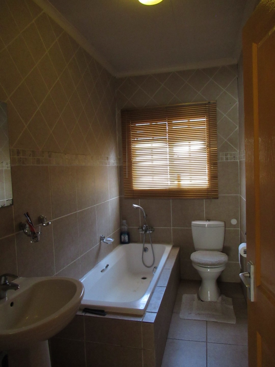 3 Bedroom Property for Sale in Cultura Park Gauteng