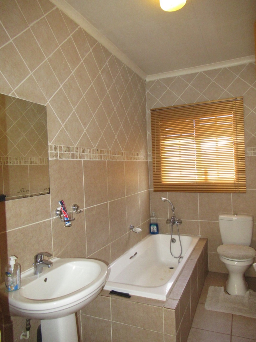 3 Bedroom Property for Sale in Cultura Park Gauteng