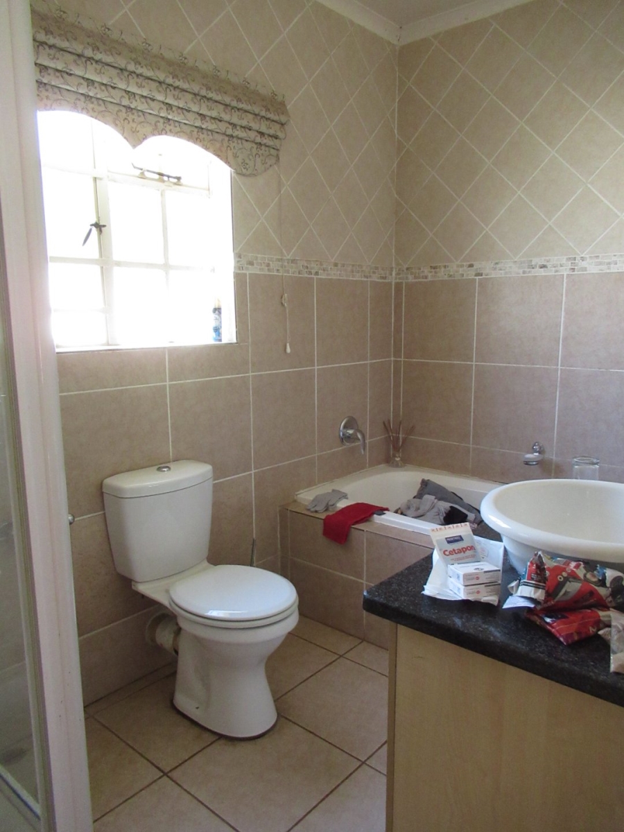 3 Bedroom Property for Sale in Cultura Park Gauteng