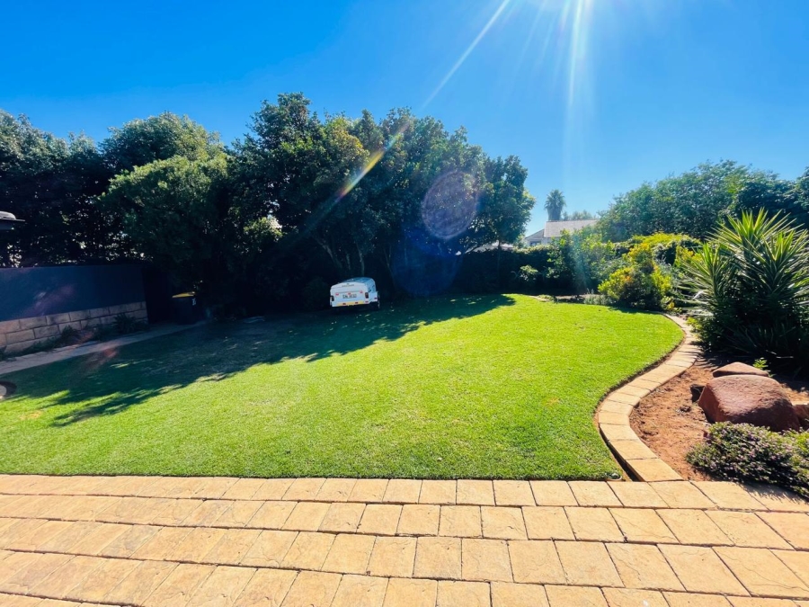 4 Bedroom Property for Sale in Woodhill Estate Gauteng