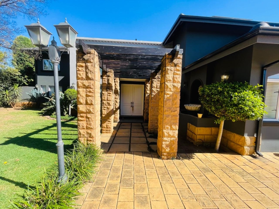 4 Bedroom Property for Sale in Woodhill Estate Gauteng