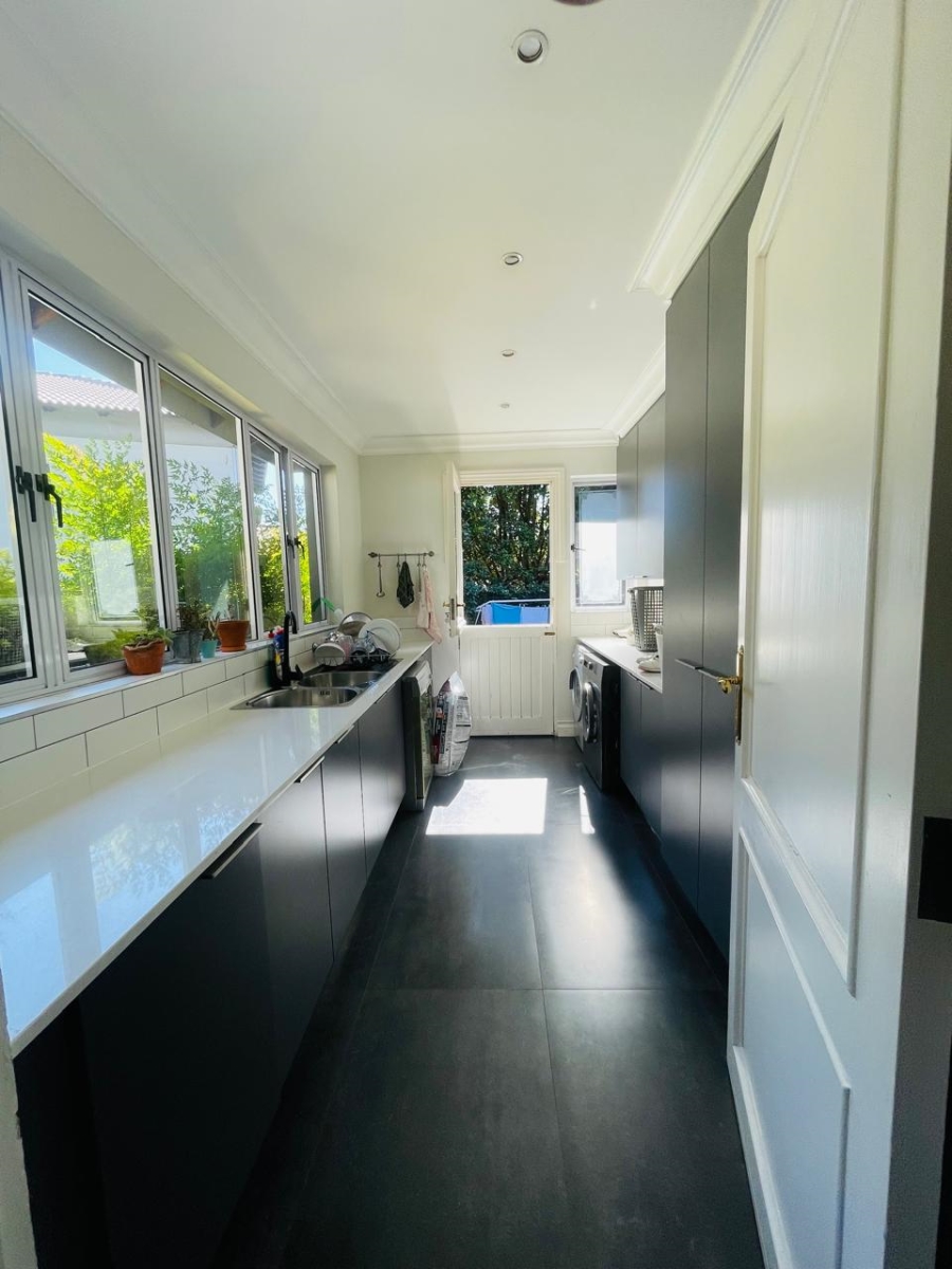 4 Bedroom Property for Sale in Woodhill Estate Gauteng