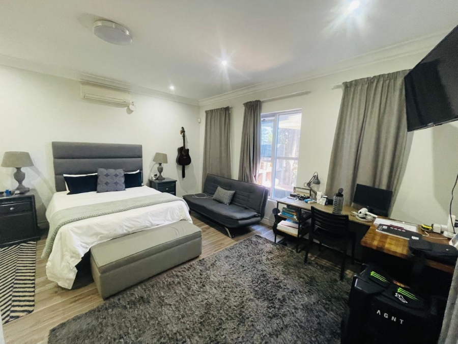 4 Bedroom Property for Sale in Woodhill Estate Gauteng