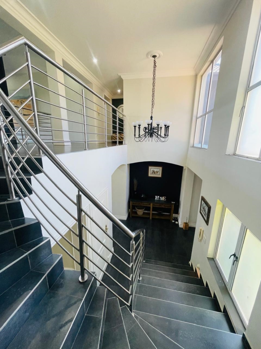 4 Bedroom Property for Sale in Woodhill Estate Gauteng