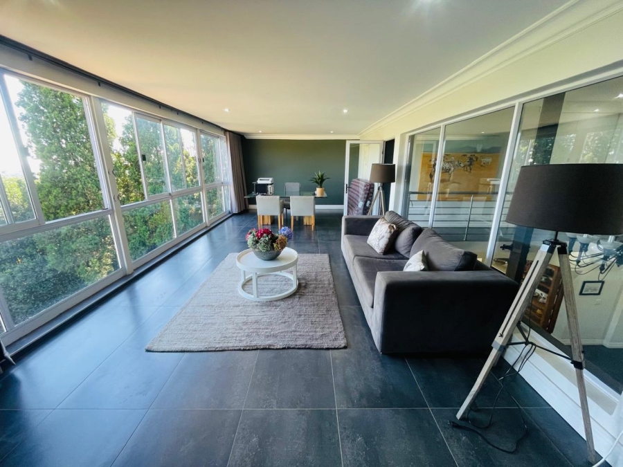 4 Bedroom Property for Sale in Woodhill Estate Gauteng