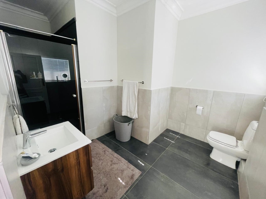 4 Bedroom Property for Sale in Woodhill Estate Gauteng