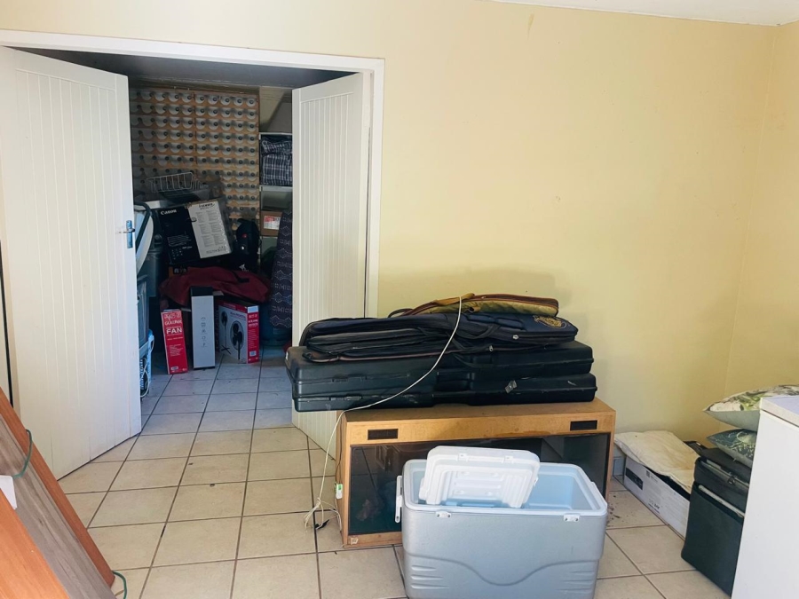 4 Bedroom Property for Sale in Woodhill Estate Gauteng