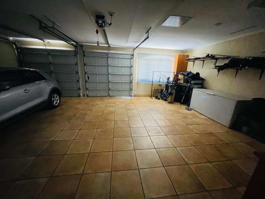 4 Bedroom Property for Sale in Woodhill Estate Gauteng