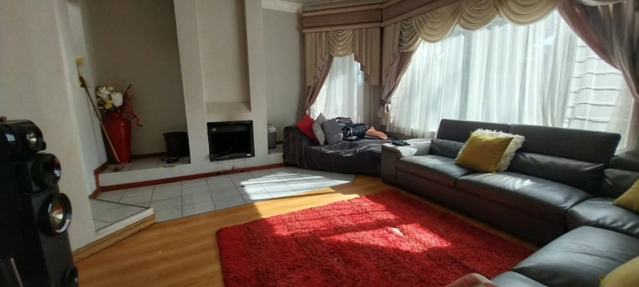 4 Bedroom Property for Sale in The Orchards Gauteng