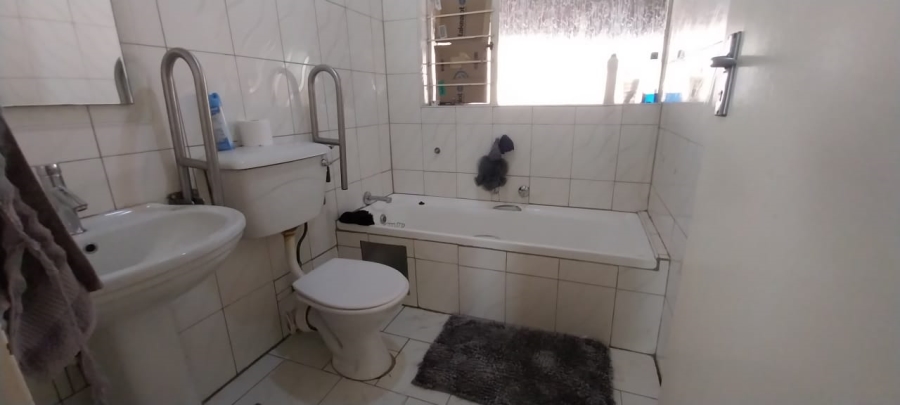 4 Bedroom Property for Sale in The Orchards Gauteng