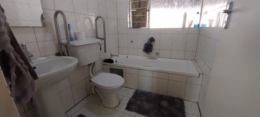 4 Bedroom Property for Sale in The Orchards Gauteng