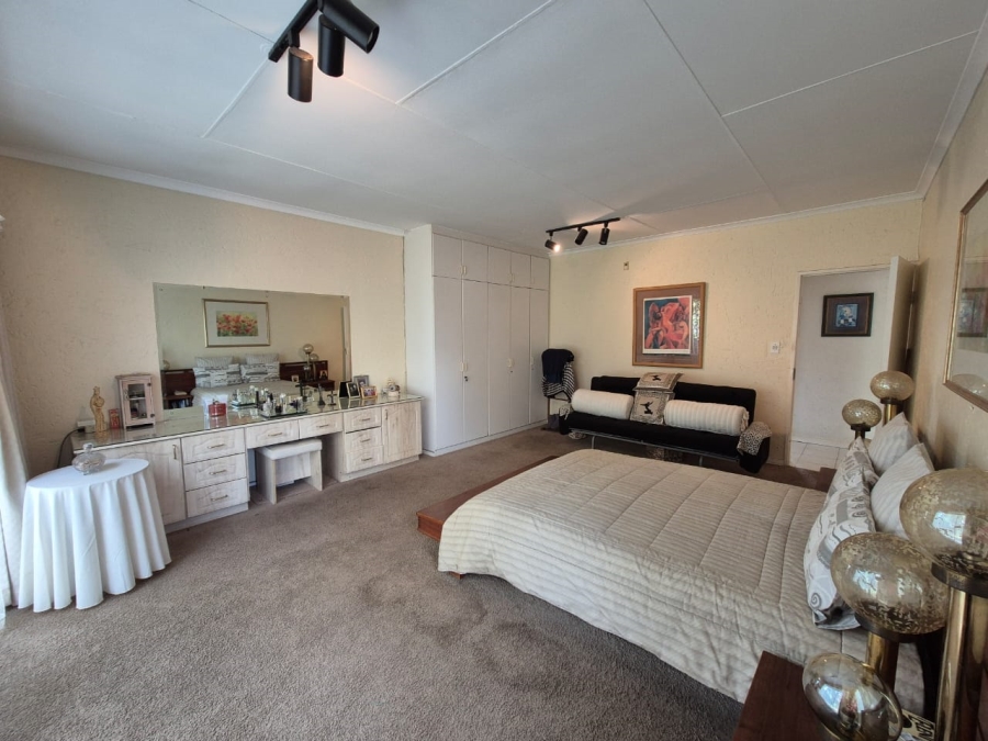 4 Bedroom Property for Sale in Vanderbijlpark SE 3 Gauteng