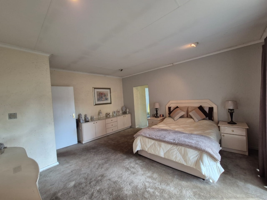 4 Bedroom Property for Sale in Vanderbijlpark SE 3 Gauteng