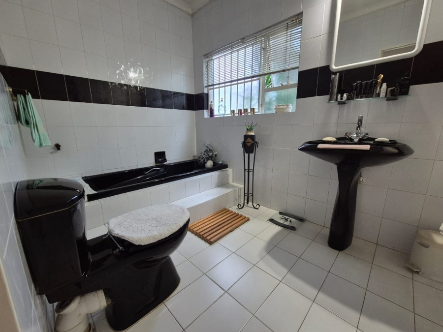 4 Bedroom Property for Sale in Vanderbijlpark SE 3 Gauteng