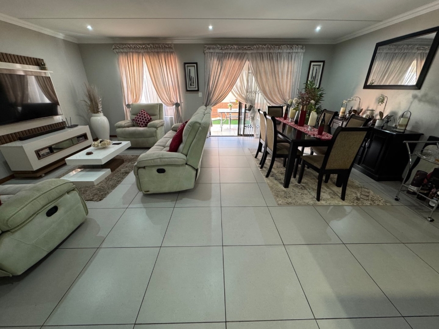 3 Bedroom Property for Sale in Glen Marais Gauteng