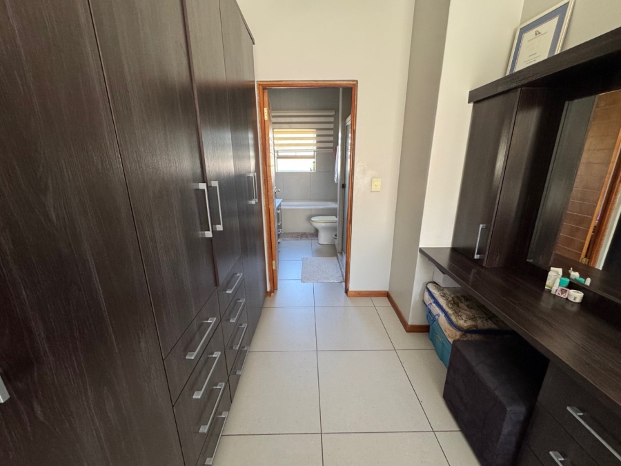 3 Bedroom Property for Sale in Glen Marais Gauteng