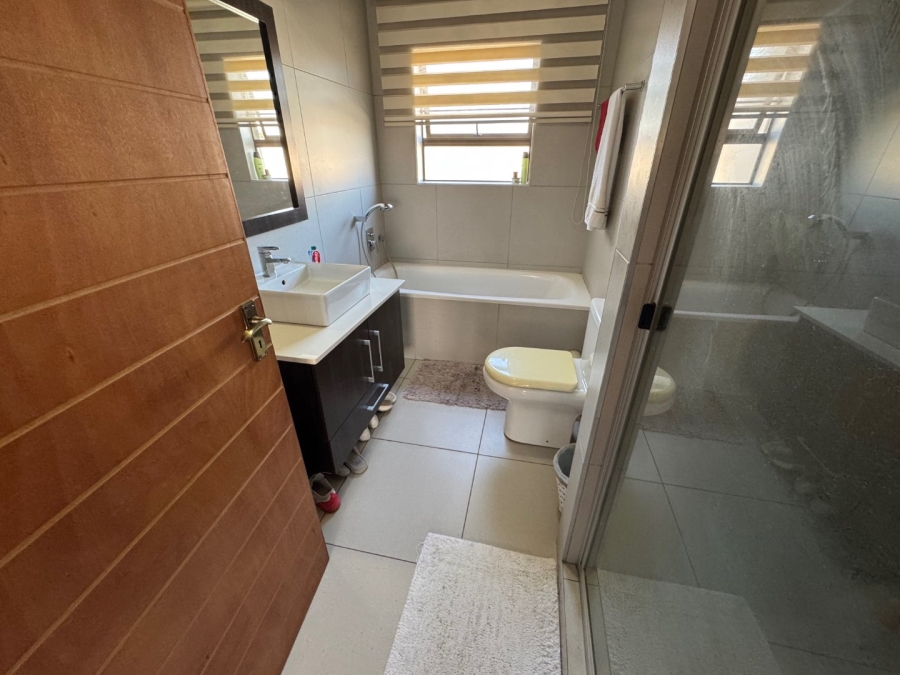 3 Bedroom Property for Sale in Glen Marais Gauteng