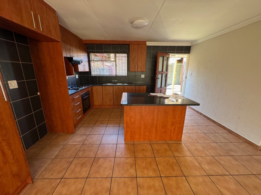 3 Bedroom Property for Sale in Glen Marais Gauteng