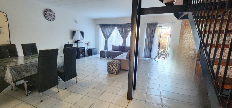 3 Bedroom Property for Sale in Eldoraigne Gauteng
