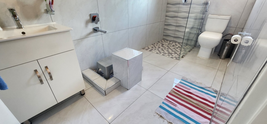 3 Bedroom Property for Sale in Eldoraigne Gauteng