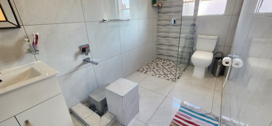 3 Bedroom Property for Sale in Eldoraigne Gauteng