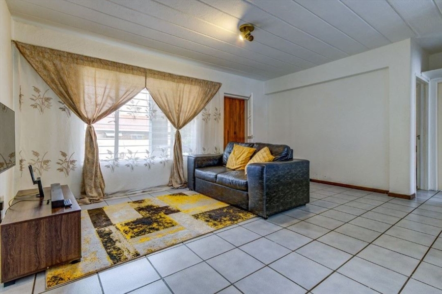 2 Bedroom Property for Sale in Glen Marais Gauteng