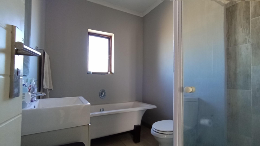 2 Bedroom Property for Sale in Blue Hills AH Gauteng