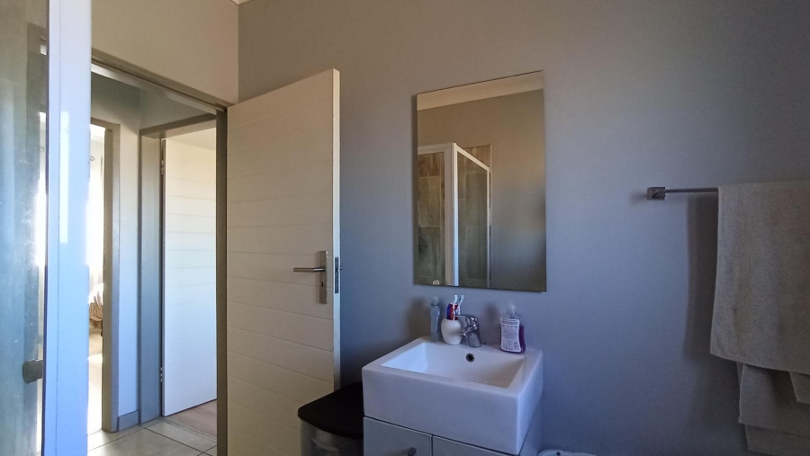 2 Bedroom Property for Sale in Blue Hills AH Gauteng