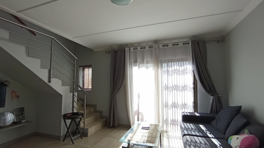 2 Bedroom Property for Sale in Blue Hills AH Gauteng