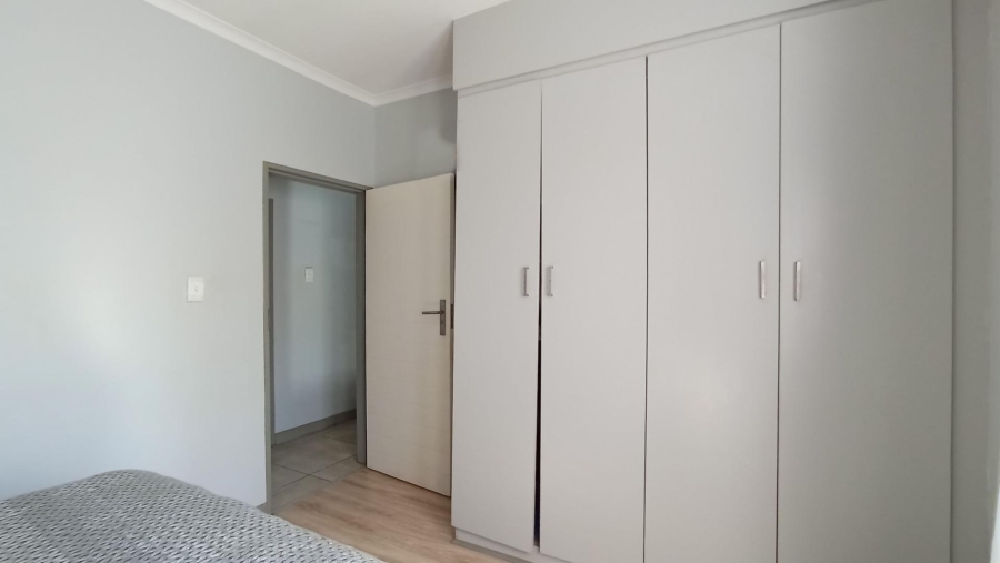2 Bedroom Property for Sale in Blue Hills AH Gauteng