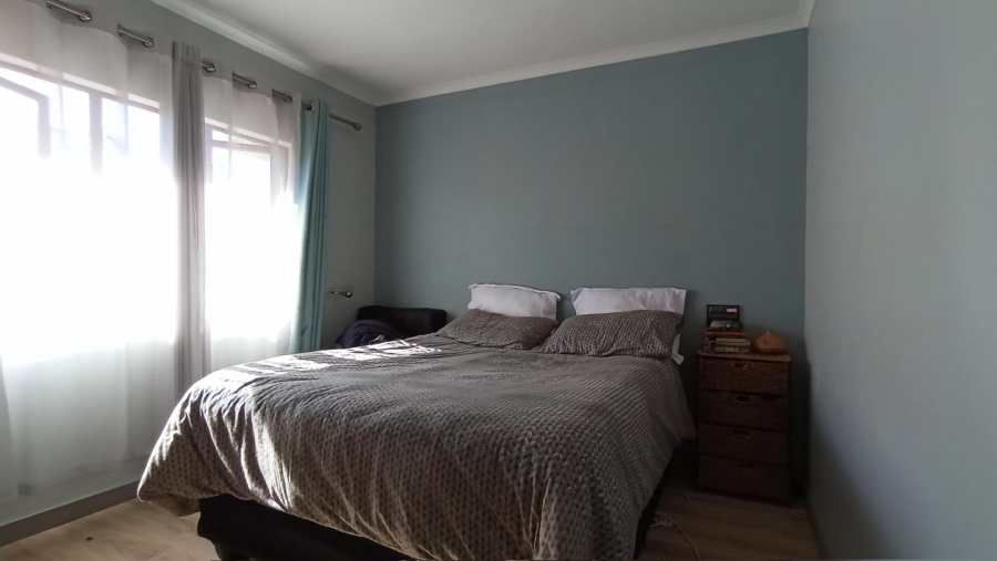 2 Bedroom Property for Sale in Blue Hills AH Gauteng