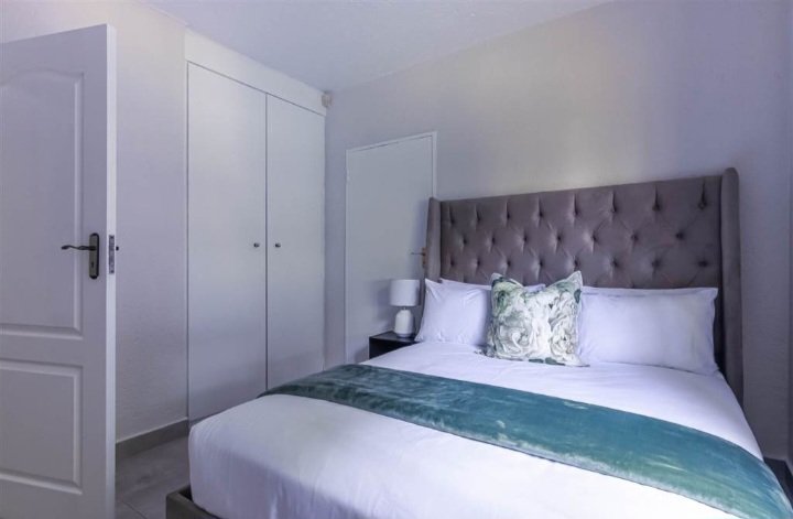 3 Bedroom Property for Sale in Sandton Central Gauteng