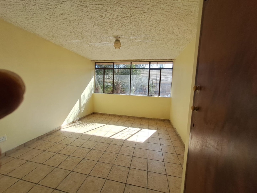 2 Bedroom Property for Sale in Pretoria North Gauteng