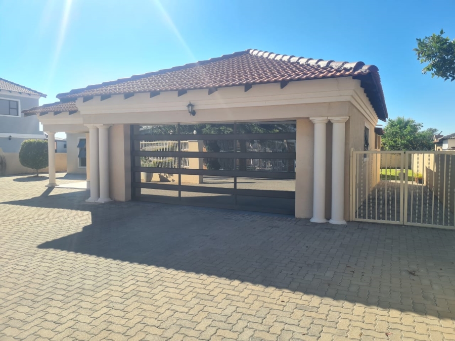 4 Bedroom Property for Sale in Theresa Park Gauteng