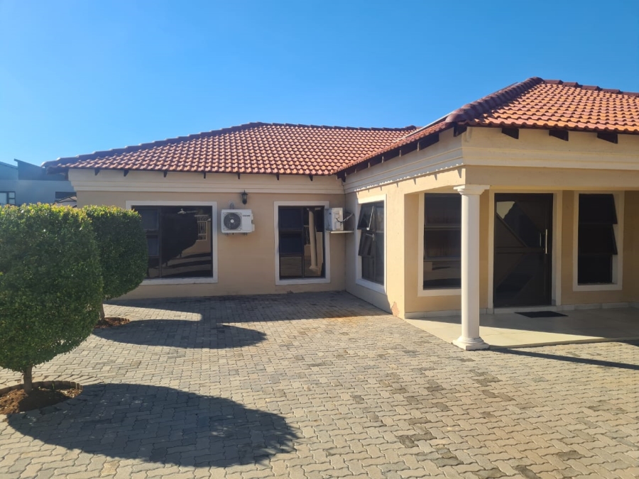 4 Bedroom Property for Sale in Theresa Park Gauteng