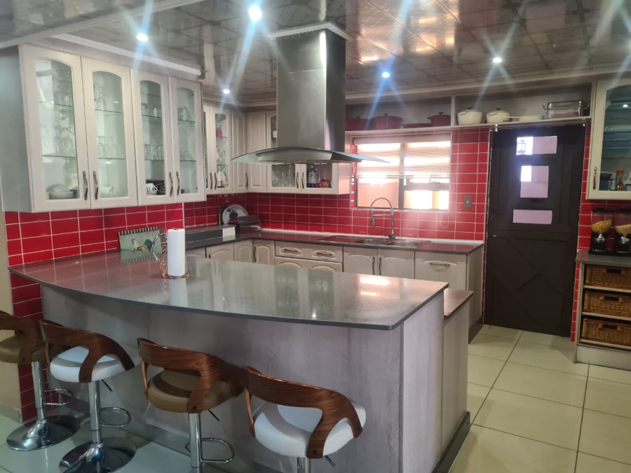 4 Bedroom Property for Sale in Theresa Park Gauteng