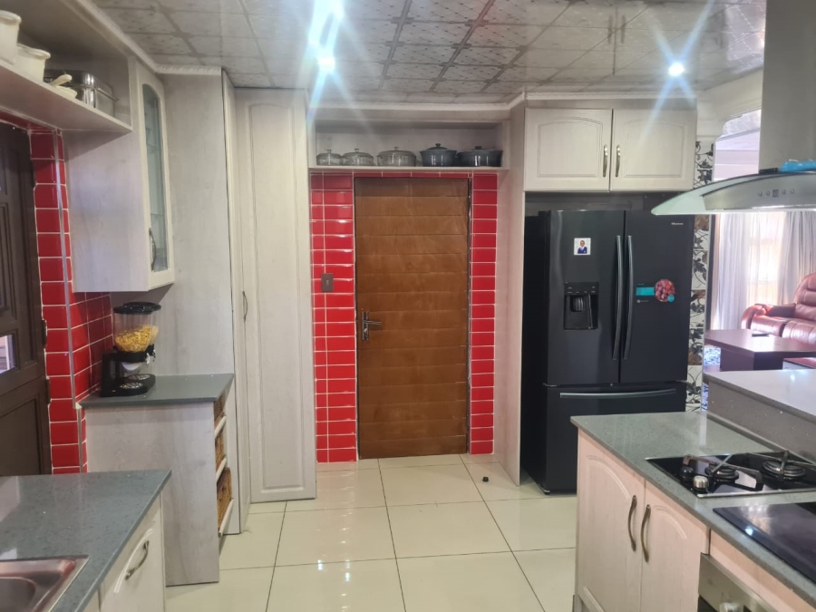 4 Bedroom Property for Sale in Theresa Park Gauteng