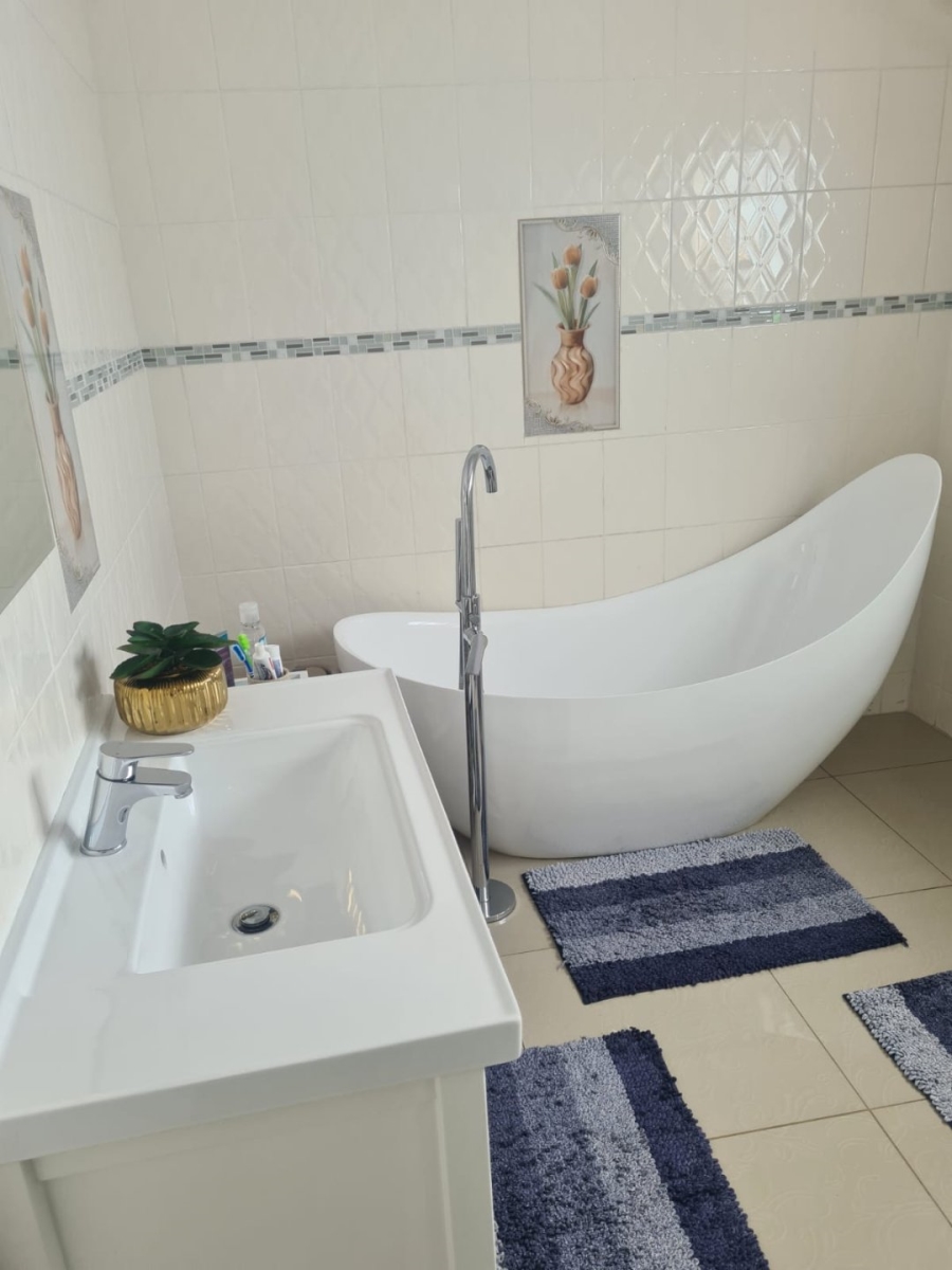 4 Bedroom Property for Sale in Theresa Park Gauteng