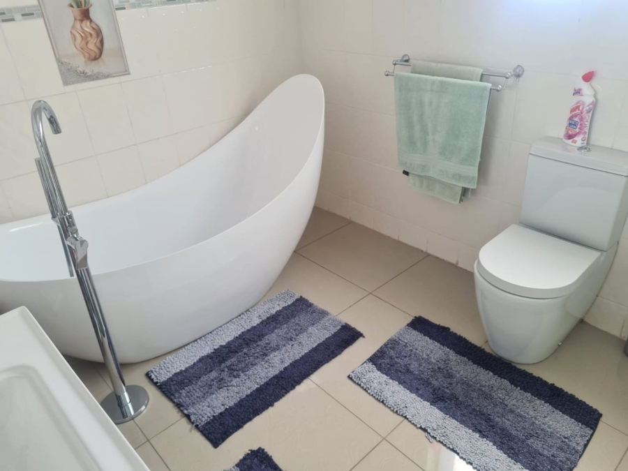 4 Bedroom Property for Sale in Theresa Park Gauteng