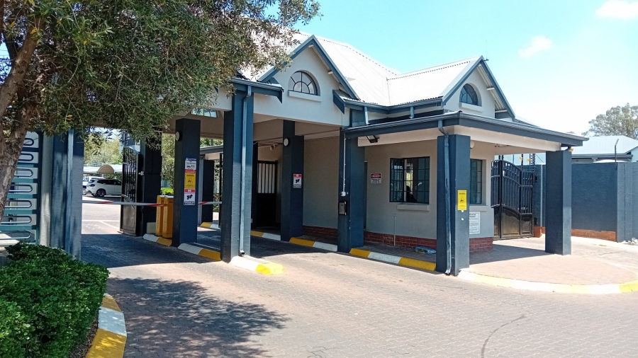 2 Bedroom Property for Sale in Chartwell Gauteng