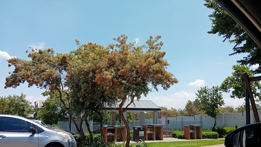 2 Bedroom Property for Sale in Chartwell Gauteng