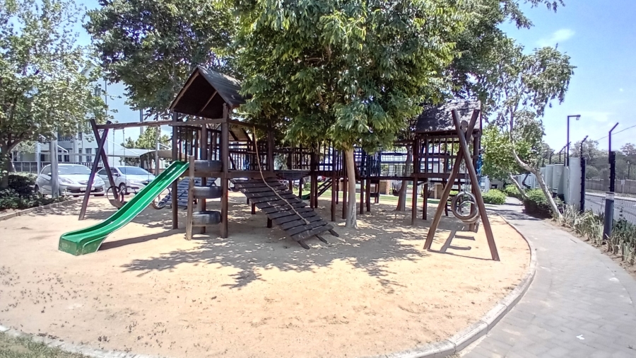 2 Bedroom Property for Sale in Chartwell Gauteng