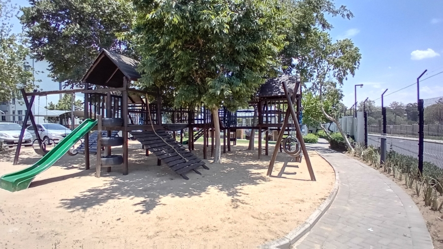2 Bedroom Property for Sale in Chartwell Gauteng