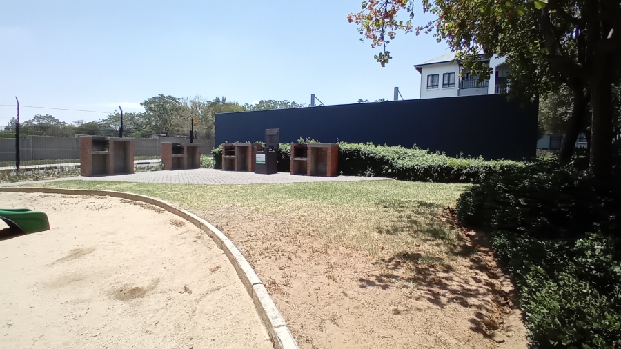 2 Bedroom Property for Sale in Chartwell Gauteng