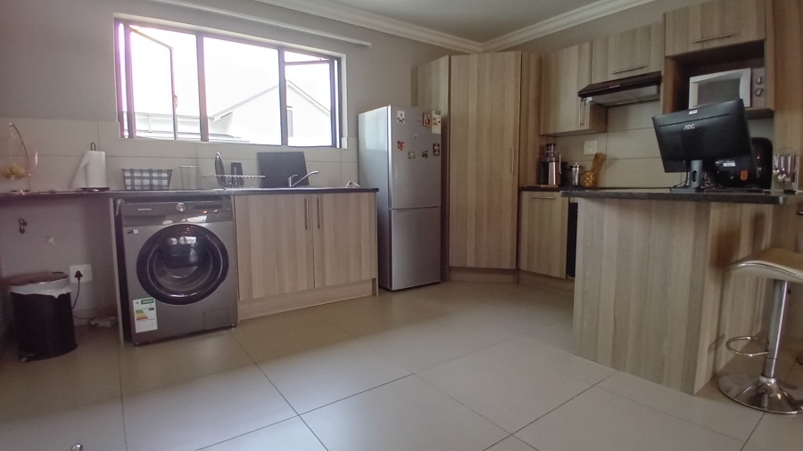 2 Bedroom Property for Sale in Chartwell Gauteng