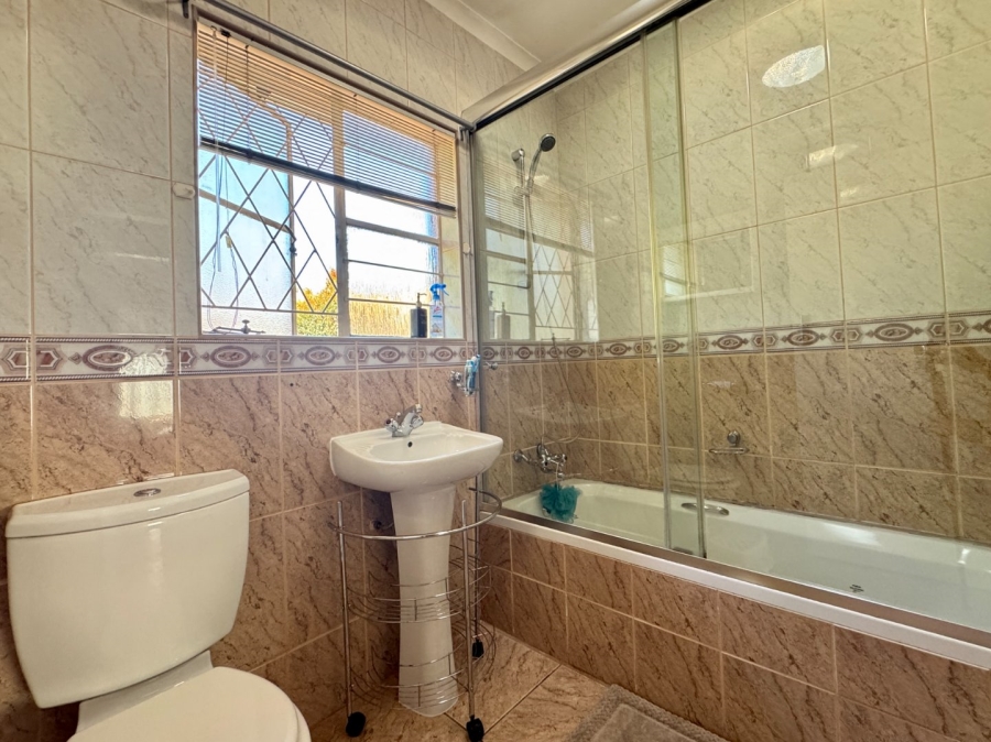 3 Bedroom Property for Sale in Pierre Van Ryneveld Gauteng