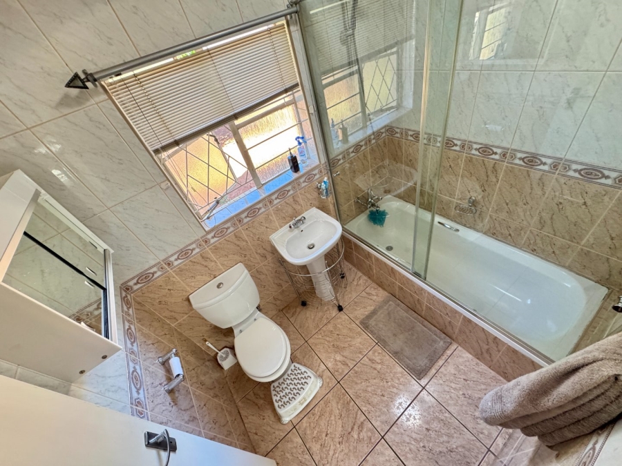3 Bedroom Property for Sale in Pierre Van Ryneveld Gauteng