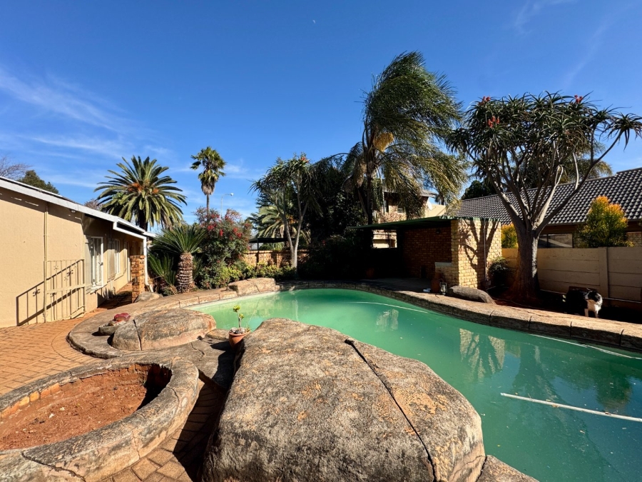 3 Bedroom Property for Sale in Pierre Van Ryneveld Gauteng