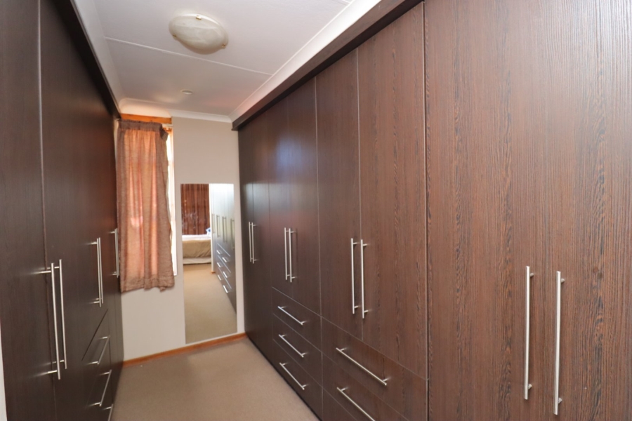 4 Bedroom Property for Sale in Wingate Park Gauteng